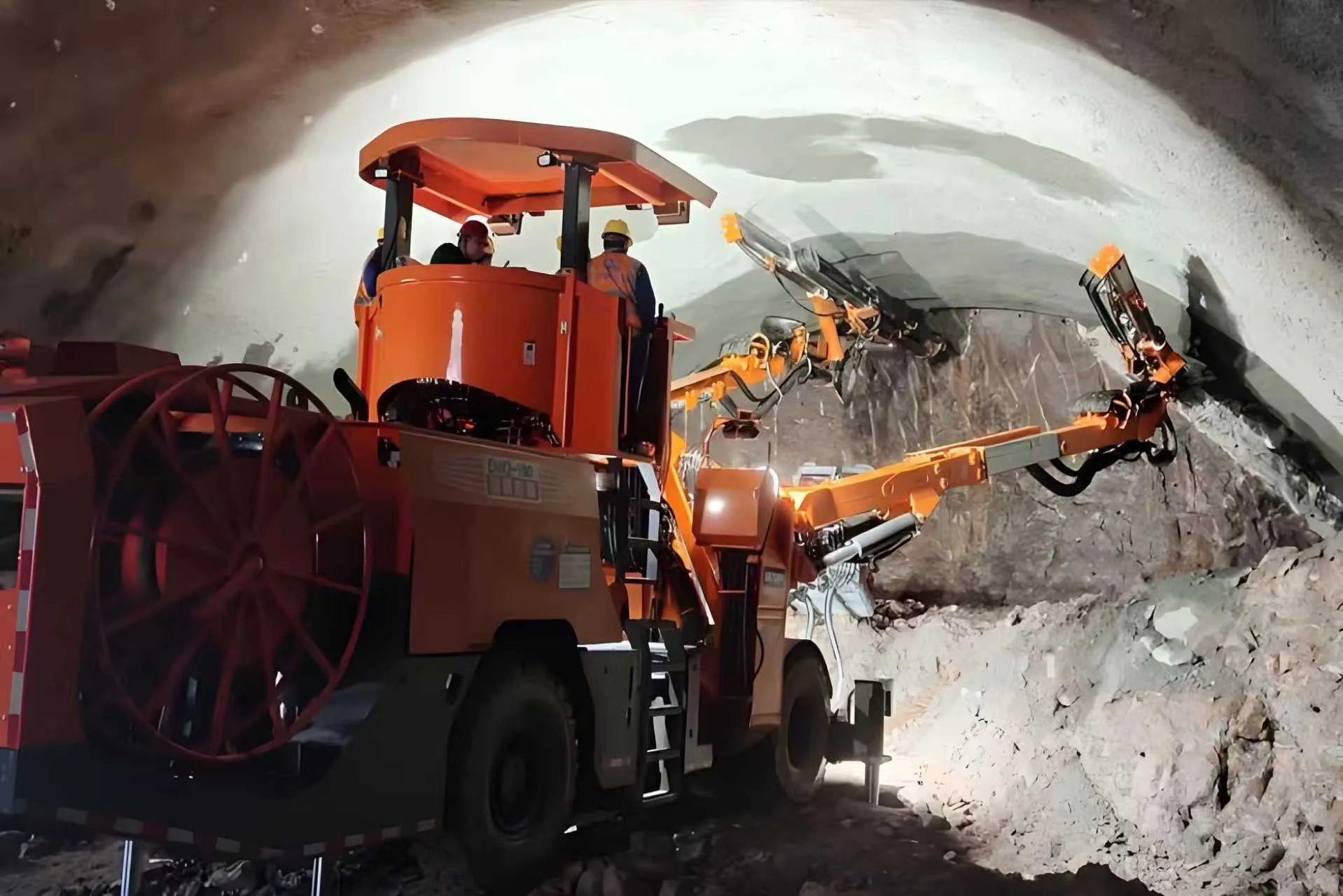 Tunnel excavation with roadheader